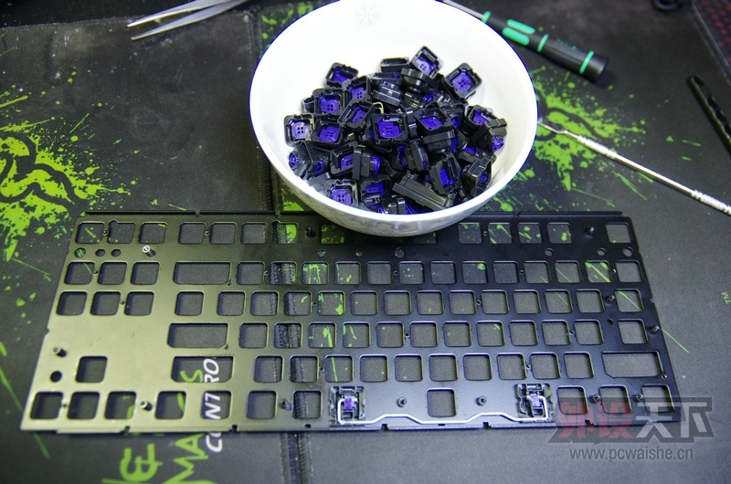 手感和亮骚并存---酷冷至尊 NovaTouch TKL 紫星静电容键盘改灯实录---By LuckyBird