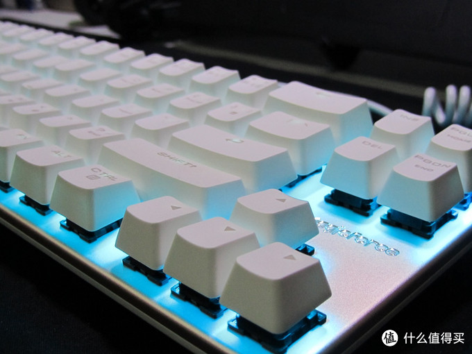 magicforce 魔蛋 68键机械键盘开箱+DIY加灯