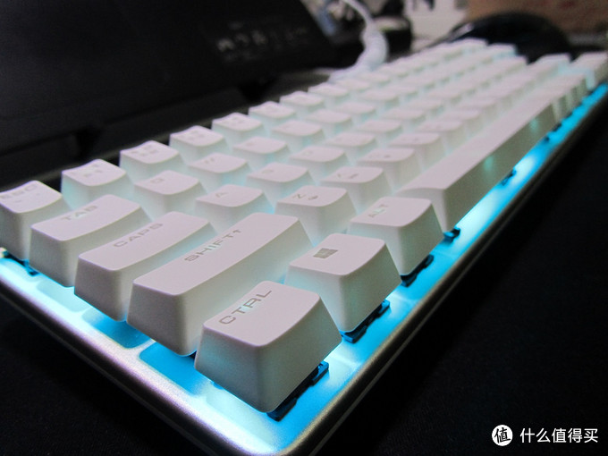 magicforce 魔蛋 68键机械键盘开箱+DIY加灯