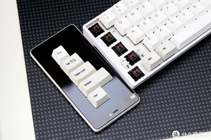 堪称完美，高斯又推出了一把可以无脑推荐的的键盘——GANSS ALT71无线键盘