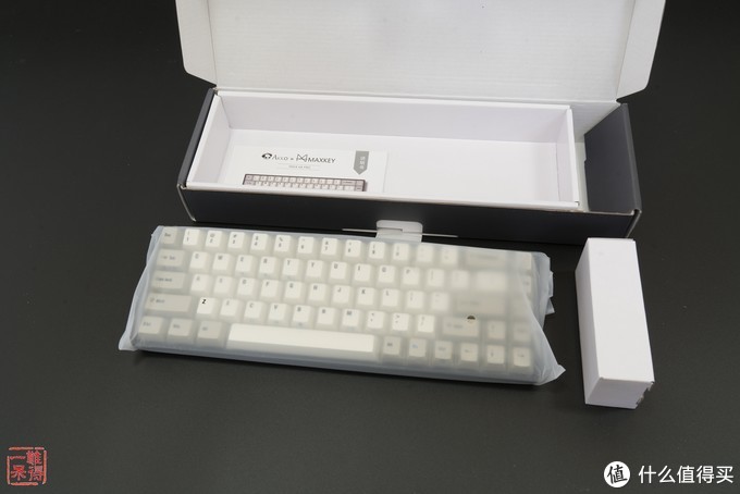 #晒单大赛#Akko 艾酷 x MAXKEY TADA68 PRO 蓝牙双模机械键盘 开箱&简测