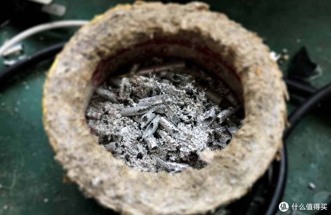 拆轴弄掉的许多锡渣