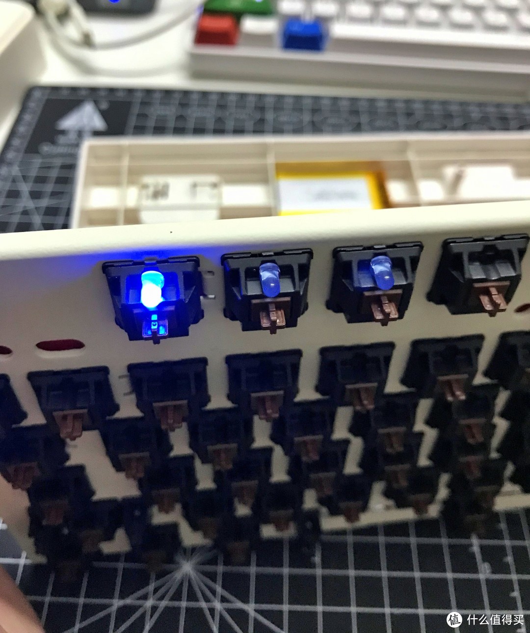 测试指示灯可以正常工作